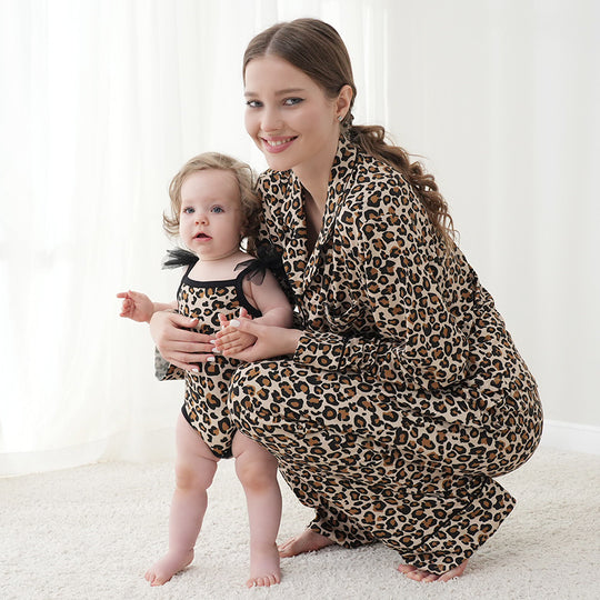 Fabricante mayorista de pijamas a juego para padres e hijos con estampado de leopardo personalizado